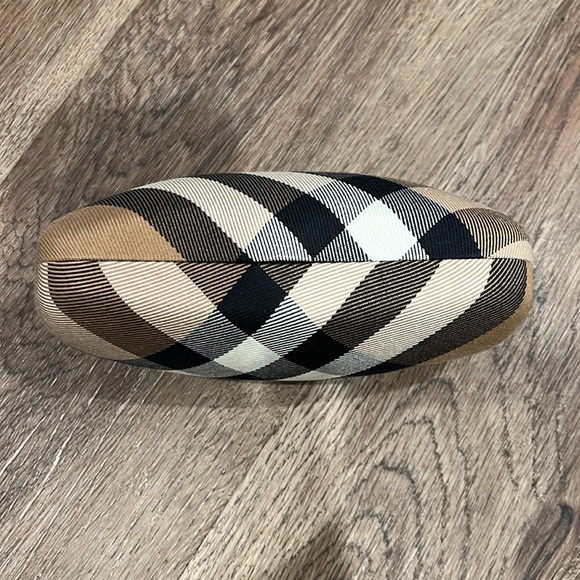 Burberry Empty Sunglasses Case - NO sunglasses - Picture 5 of 7
